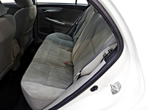 Used 2013 Toyota Corolla LE FWD image 10