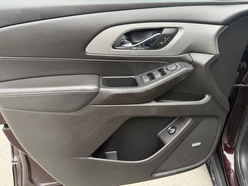 Used 2021 Chevrolet Traverse LT w/ LT Premium Package FWD image 11
