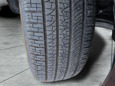 Used 2026 Chrysler Pacifica Limited FWD image 31
