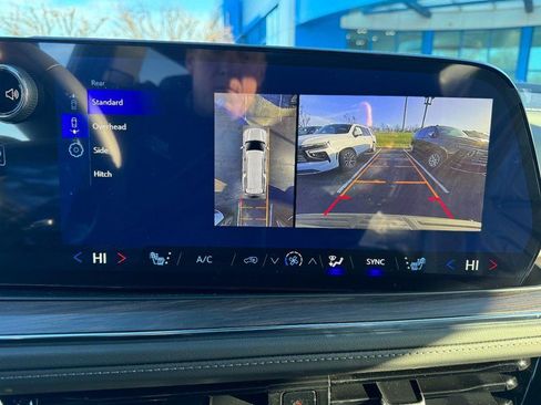 New 2026 Chevrolet Suburban Z71 image 17