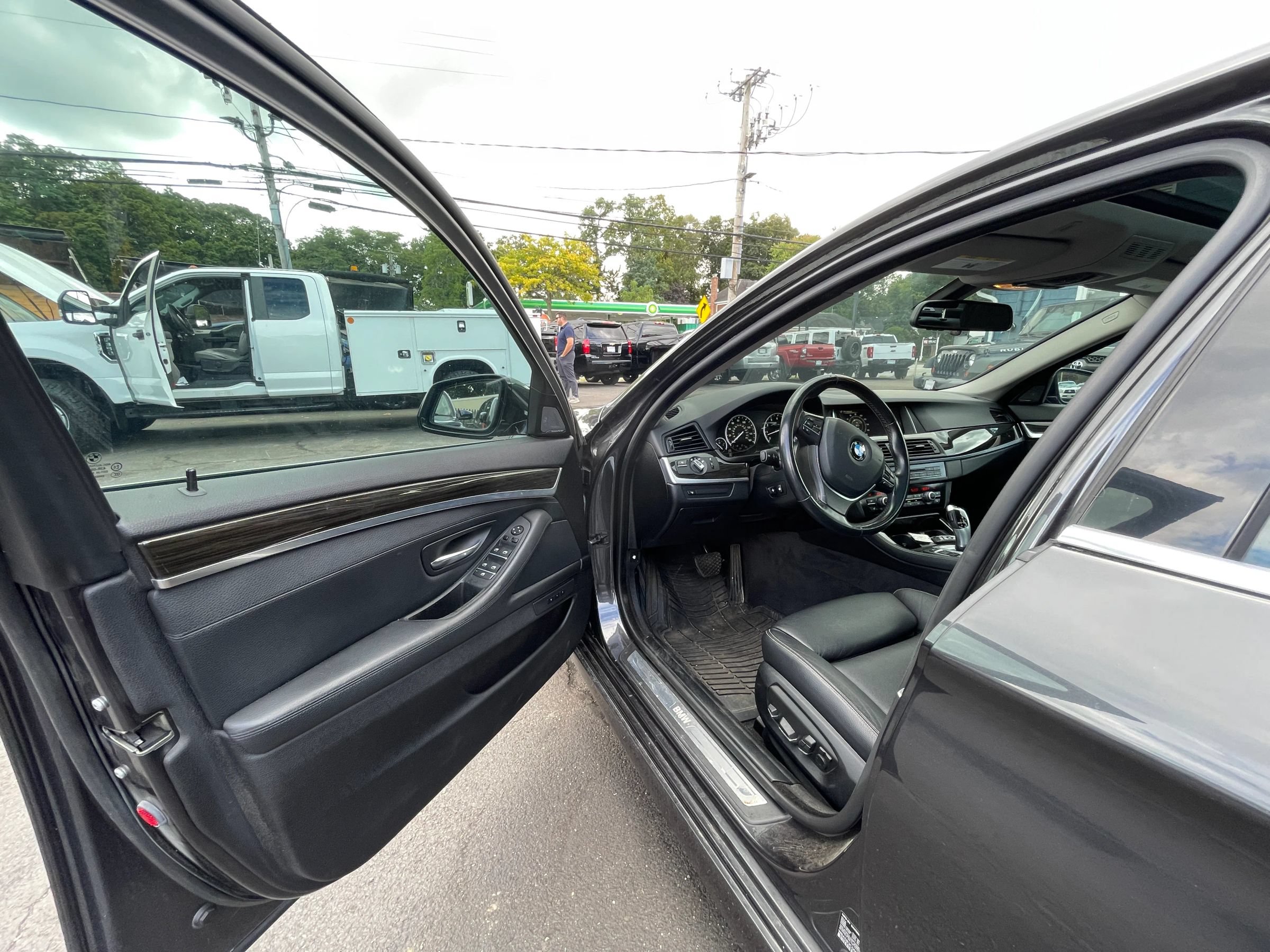 Used 2014 BMW 535i xDrive Sedan AWD/4WD image 10