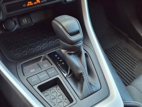 Used 2024 Toyota RAV4 XLE FWD image 10