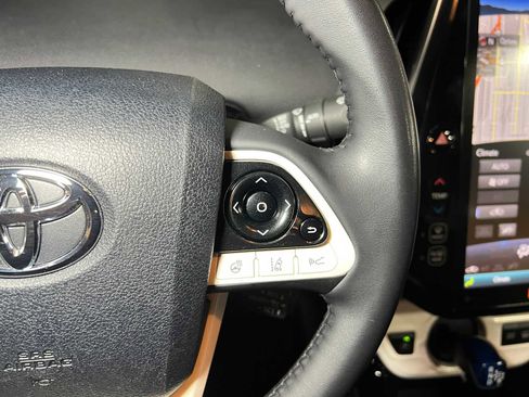 Used 2017 Toyota Prius Prime Premium image 28