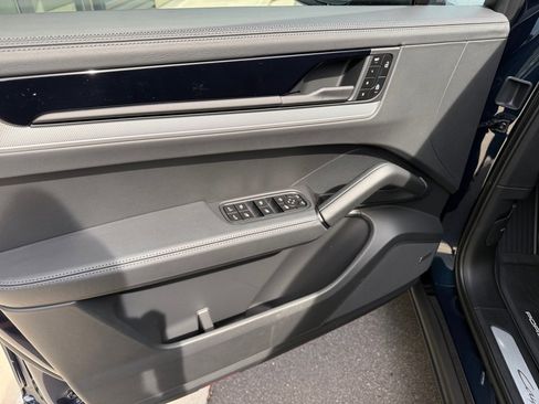 New 2026 Porsche Cayenne image 21