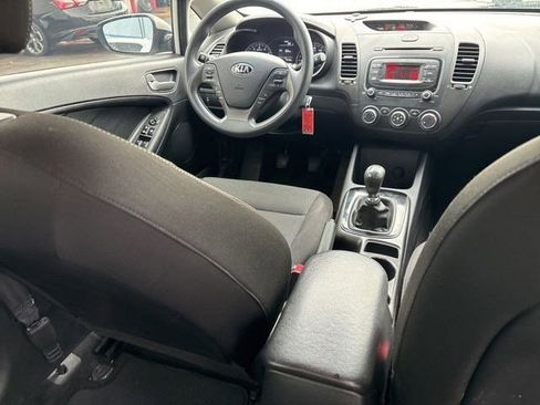 Used 2017 Kia Forte LX FWD image 30