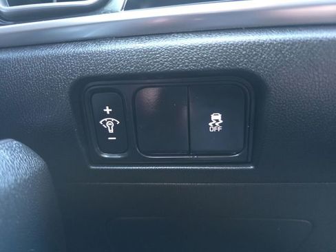 Used 2024 Kia Sorento S w/ Panoramic Sunroof Package image 39