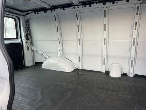 New 2025 Chevrolet Express 2500 w/ Driver Convenience Package image 9