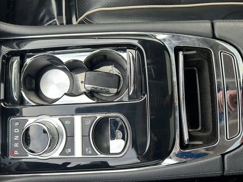 Used 2016 Jaguar XJ Supercharged RWD image 26