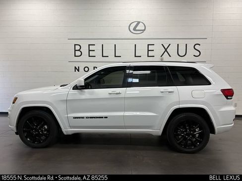 Used 2022 Jeep Grand Cherokee Laredo X RWD image 8
