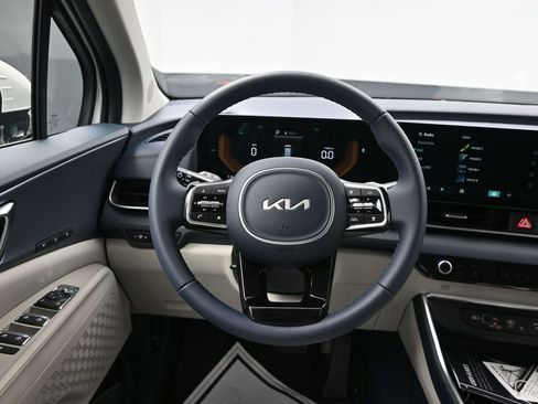 New 2026 Kia Carnival EX FWD image 33