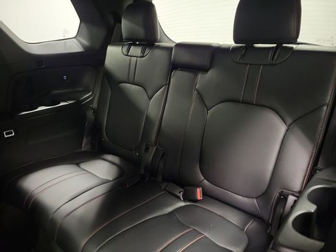 Used 2024 Honda Pilot TrailSport image 23