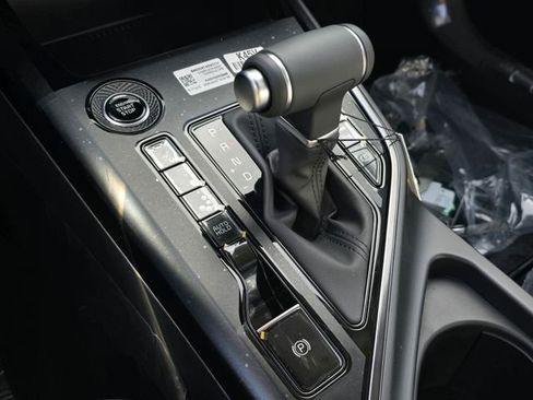 New 2025 Kia Niro EX image 11