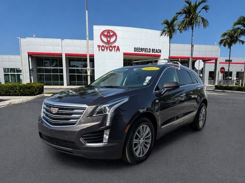 Used 2017 Cadillac XT5 Luxury w/ Driver Awareness Package FWD image 3