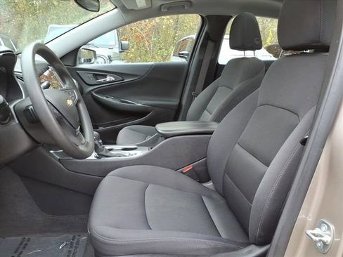 Used 2024 Chevrolet Malibu LT image 5