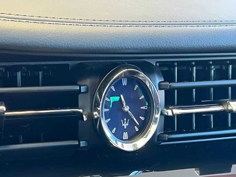 Used 2022 Maserati Quattroporte GT image 16