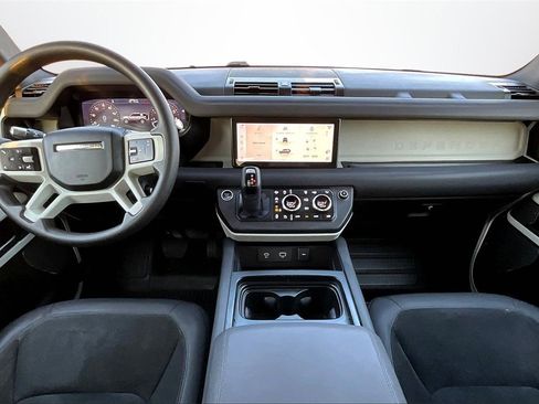 Used 2020 Land Rover Defender 110 SE image 7