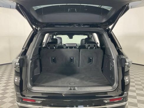 Used 2025 Buick Enclave Avenir w/ Super Cruise Package AWD/4WD image 34