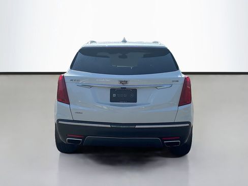 Used 2017 Cadillac XT5 Platinum w/ Driver Assist Package AWD/4WD image 4