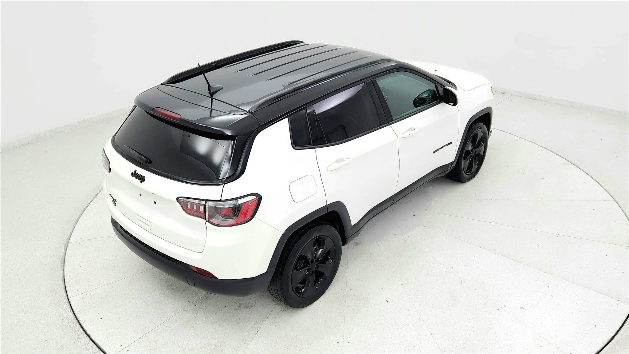 Used 2021 Jeep Compass Latitude AWD/4WD image 17