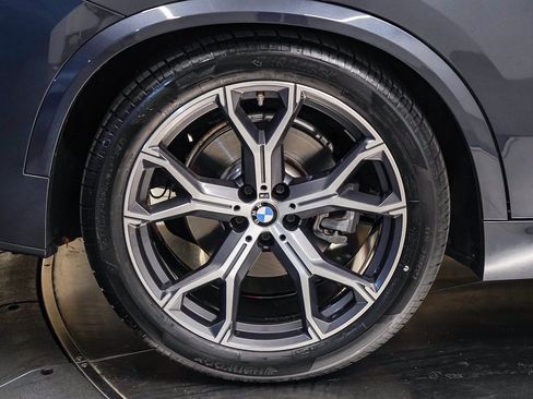 Used 2021 BMW X5 xDrive45e w/ M Sport Package AWD/4WD image 11