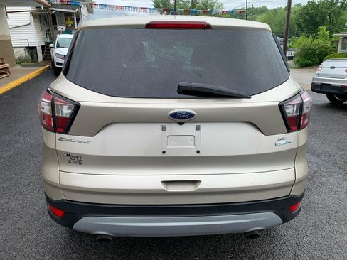 Used 2017 Ford Escape SE AWD/4WD image 4