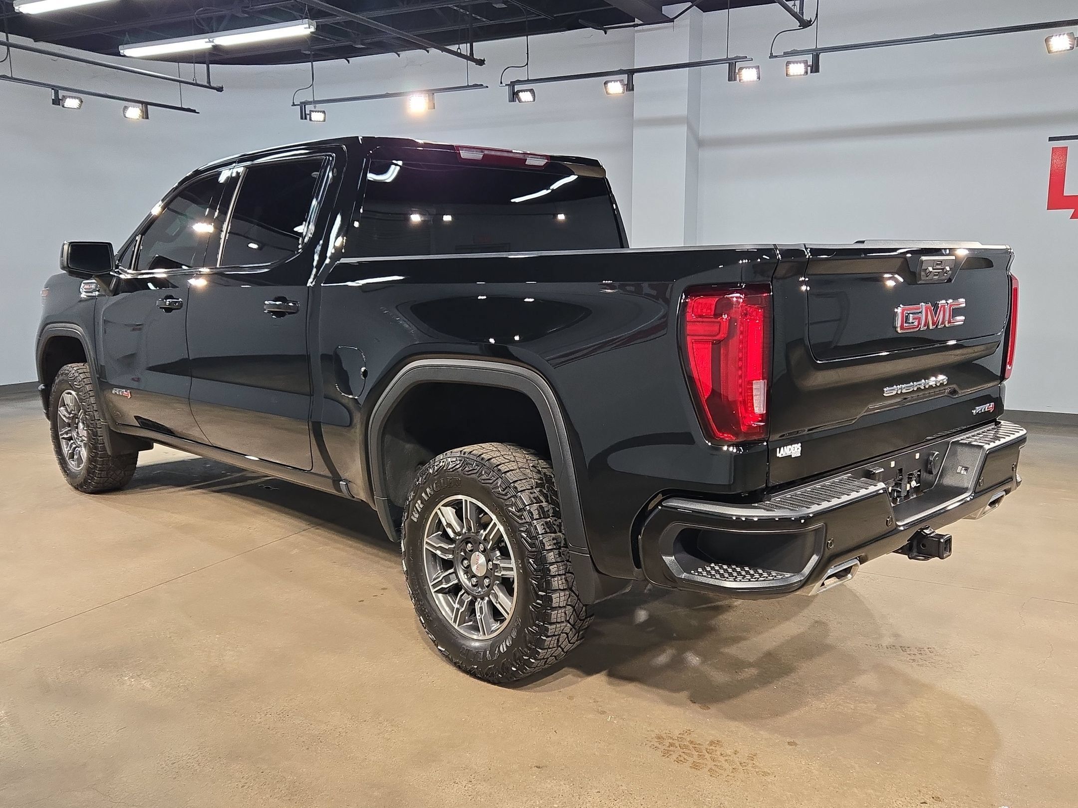 Used 2025 GMC Sierra 1500 AT4 AWD/4WD image 5