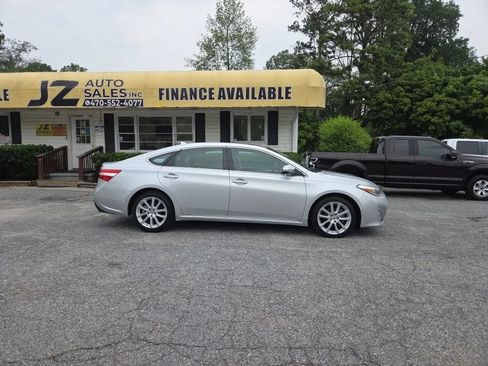 Used 2013 Toyota Avalon Limited FWD image 4