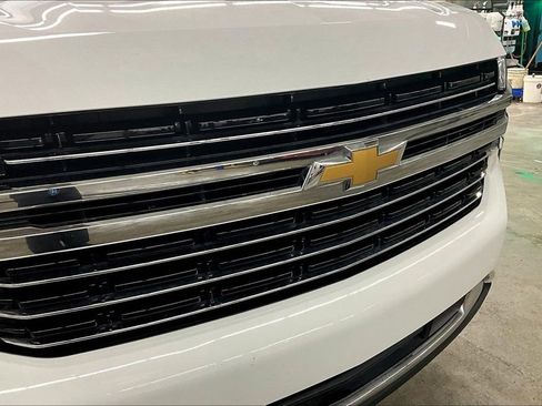 Used 2021 Chevrolet Suburban LT AWD/4WD image 30