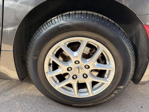 Used 2020 Chrysler Voyager Lxi FWD image 5
