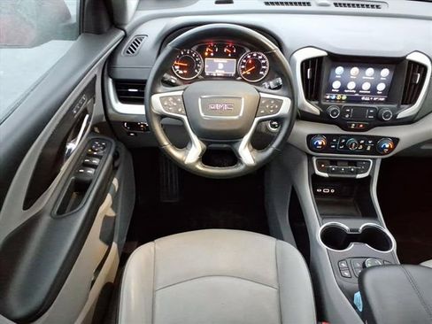 Used 2023 GMC Terrain SLT image 17