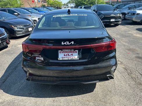 Used 2022 Kia Forte LXS FWD image 5