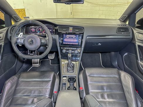 Used 2016 Volkswagen Golf 4-Door image 29