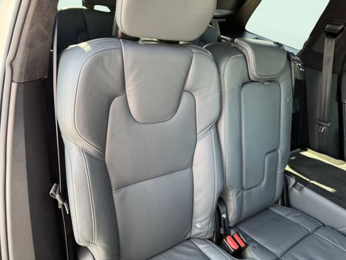 Used 2024 Volvo XC90 T8 Ultimate w/ Lounge Package image 54