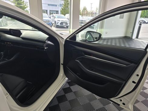 Used 2021 MAZDA MAZDA3 s image 43