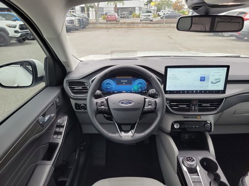 Certified 2024 Ford Escape SE w/ PHEV Premium Package image 22