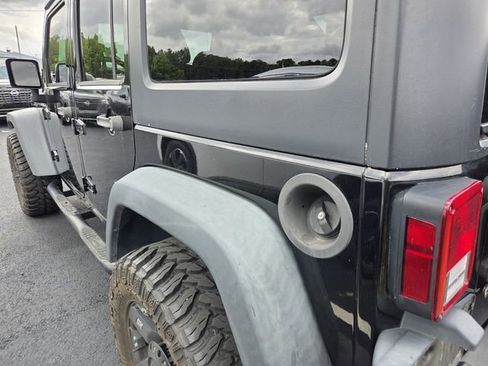 Used 2015 Jeep Wrangler Unlimited Sport image 8