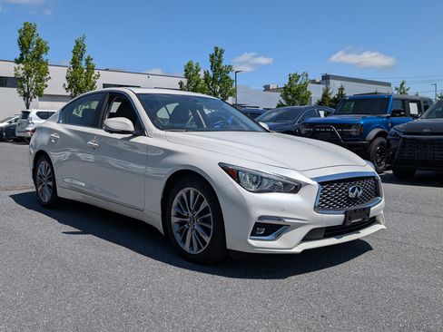 Used 2022 INFINITI Q50 Luxe w/ Cargo Package image 2