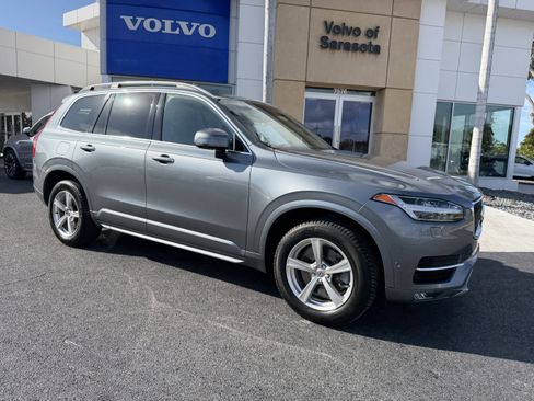 Used 2017 Volvo XC90 T5 Momentum w/ Vision Package image 1