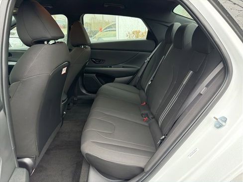 Used 2025 Hyundai Elantra Sport image 27
