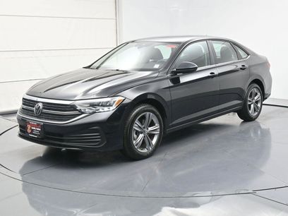 Used 2023 Volkswagen Jetta SE w/ Panoramic Sunroof Package