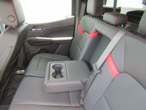 Used 2023 Chevrolet Colorado Z71 w/ Z71 Convenience Package 2 AWD/4WD image 16