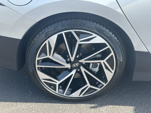Used 2024 Hyundai Ioniq 6 SEL RWD image 17