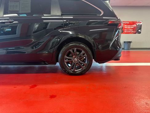 Certified 2024 Toyota Sienna XLE Woodland Edition AWD/4WD image 27