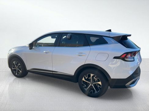 Used 2024 Kia Sportage EX image 3