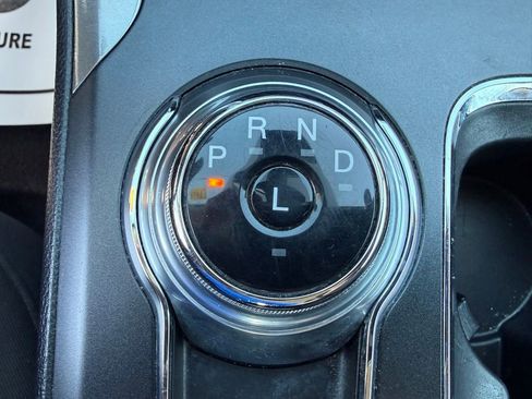 Used 2019 Ford Fusion SE FWD image 21