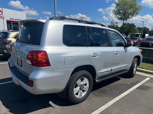 Used 2015 Toyota Land Cruiser AWD/4WD image 14