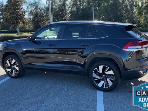 Certified 2024 Volkswagen Atlas Cross Sport SE image 6