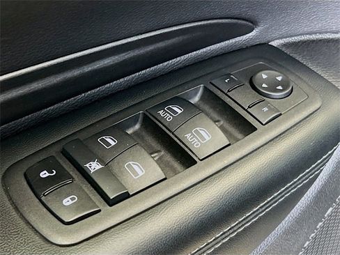 Used 2023 Dodge Durango SXT Launch Edition image 17