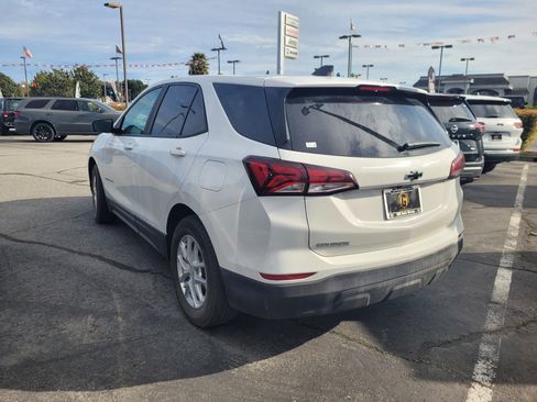 Used 2022 Chevrolet Equinox LS w/ LS Convenience Package image 3