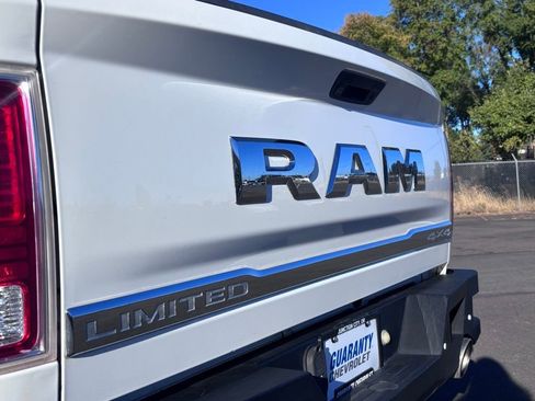 Used 2017 RAM 1500 Limited image 9